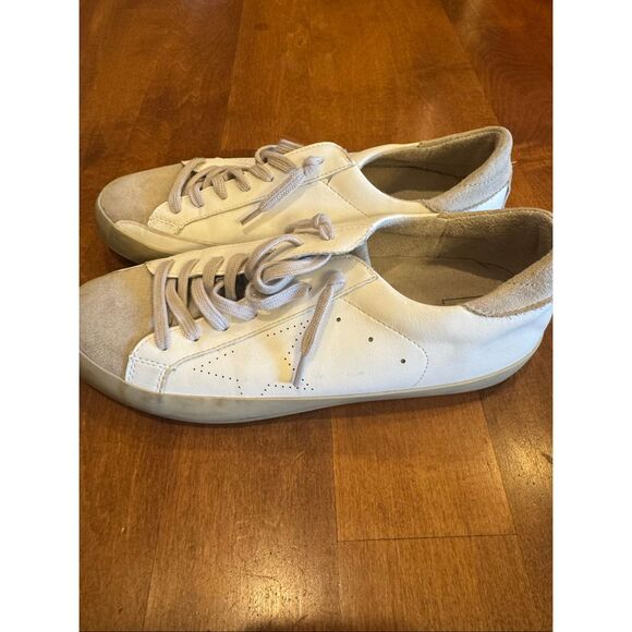 Woman’s Shu Shop glitter/sneaker bundle size 8.5 - Picture 3 of 5